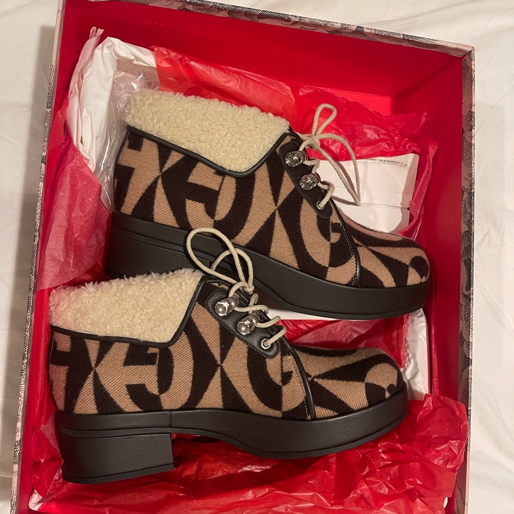 Gucci shearling boots ankle booties new with box